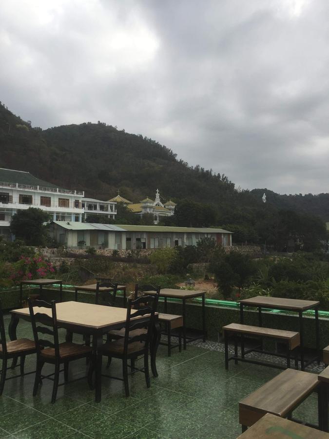 Hôtel Khach San Thuy Young à Vung Tau Extérieur photo
