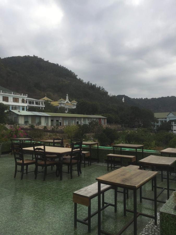 Hôtel Khach San Thuy Young à Vung Tau Extérieur photo