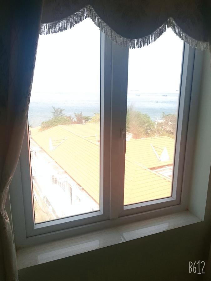 Hôtel Khach San Thuy Young à Vung Tau Extérieur photo