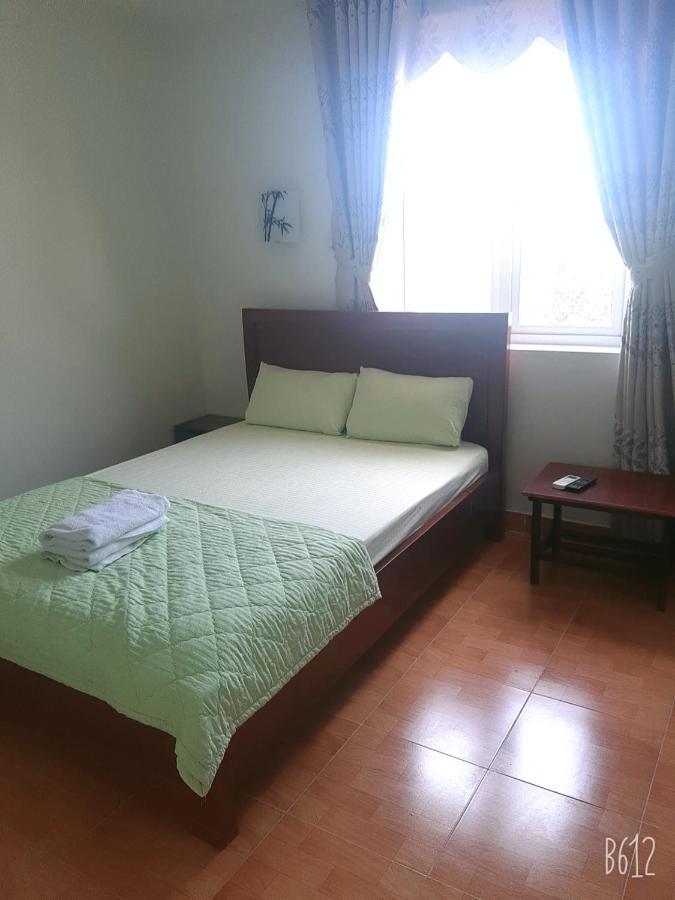 Hôtel Khach San Thuy Young à Vung Tau Extérieur photo