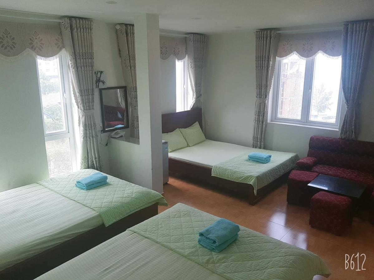 Hôtel Khach San Thuy Young à Vung Tau Extérieur photo